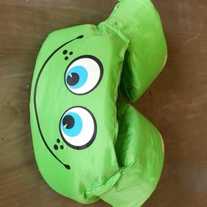 Green frog puddle jumper